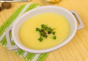 sopa patata con brotes de mostaza